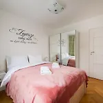 Lägenhet Wola Homely By Bookinghost *