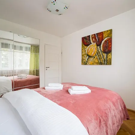 Wola Homely By Bookinghost Appartamento *