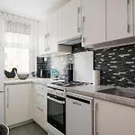 Wola Homely By Bookinghost Apartamento