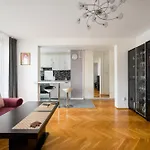 Apartamento Wola Homely By Bookinghost *